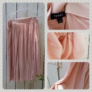 Torrid Pink Crinkle Skirt